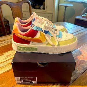 Women’s Air Force 1 Fontanka size 9 color Sail/Saturn Gold Sunset